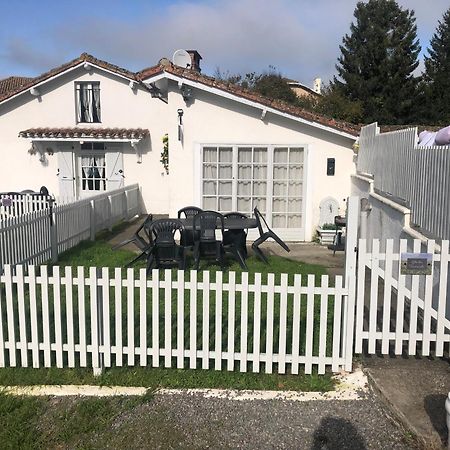 Gite Des Tournesols Oradour-Fanais Esterno foto